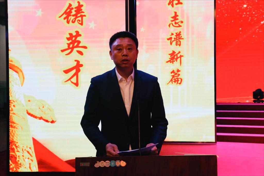 副校长李欣讲话 副校长李欣讲话