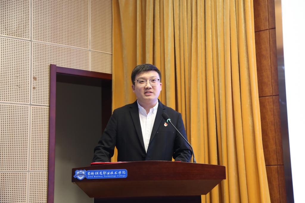 大赛由学生工作处周兴主持