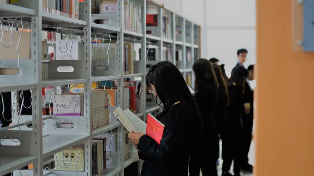 同学们选取书籍